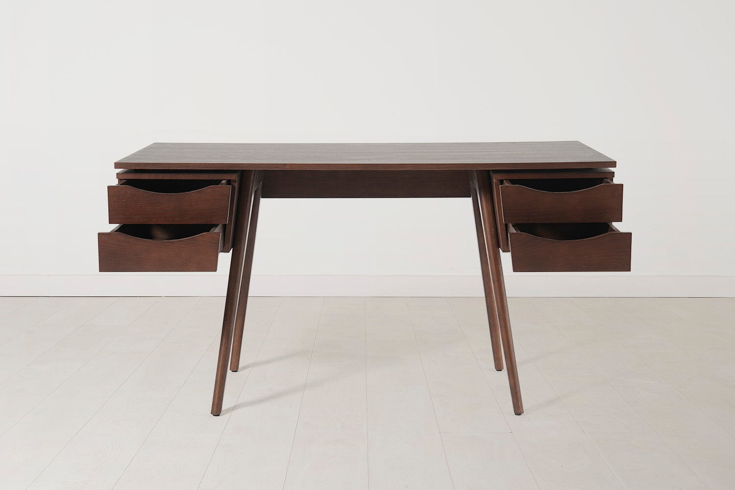 Schreibtisch 03, Nussbaum