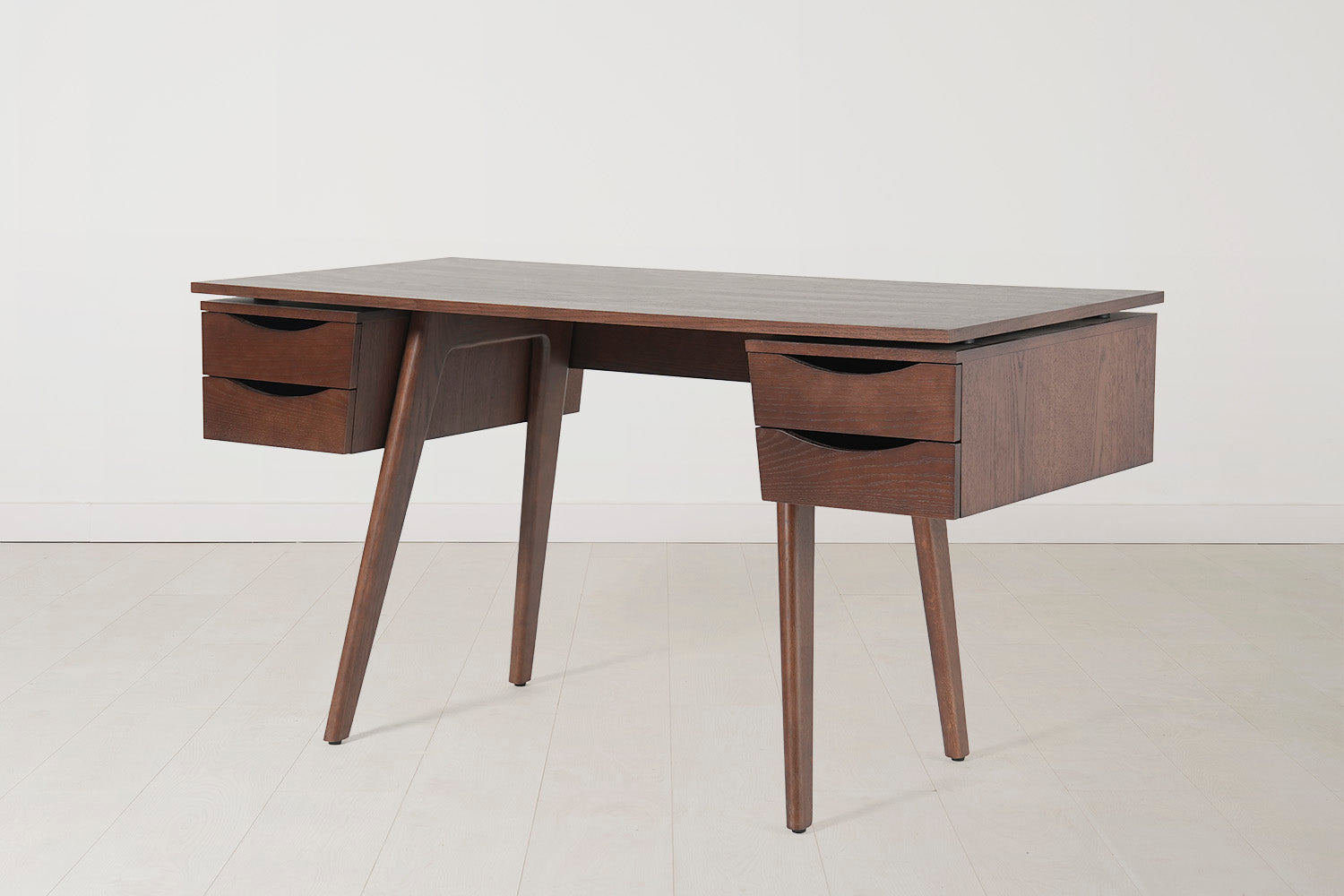 Schreibtisch 03, Nussbaum