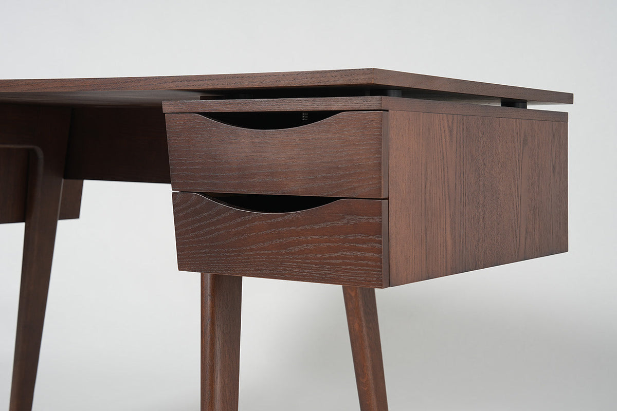 Schreibtisch 03, Nussbaum