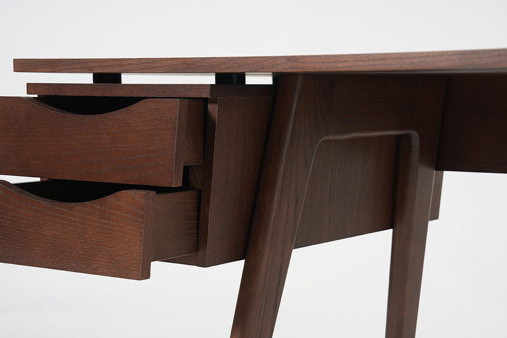 Schreibtisch 03, Nussbaum
