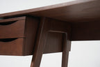 Schreibtisch 03, Nussbaum