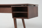 Schreibtisch 03, Nussbaum