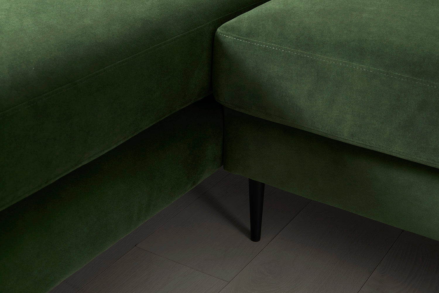 Modell 19 3-Sitzer Sofa mit linker Chaiselongue, Conifer