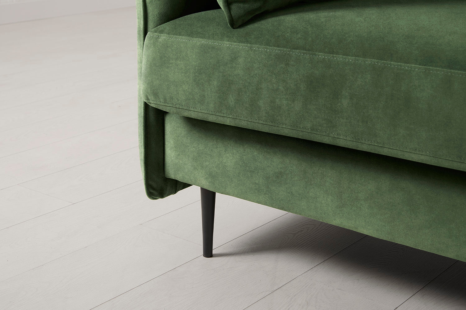 Modell 19 3-Sitzer Sofa mit linker Chaiselongue, Conifer
