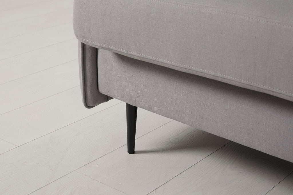 Modell 19 3-Sitzer Sofa mit Ottoman, Risso