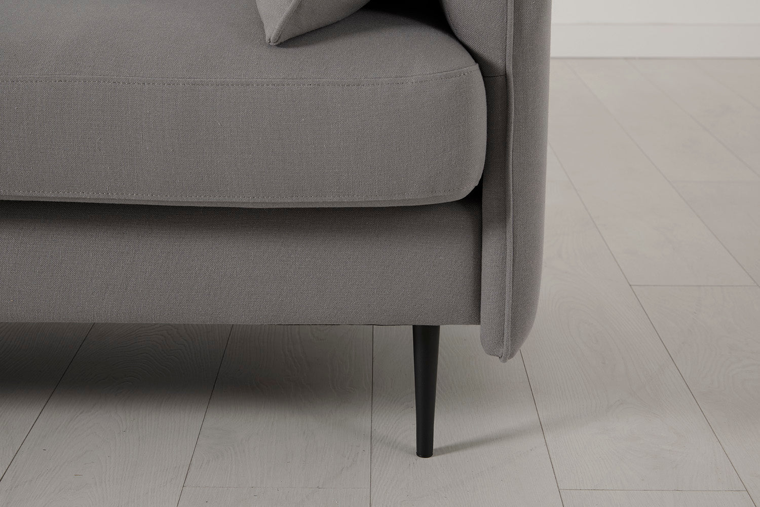 Modell 19 3-Sitzer Sofa mit Ottoman, Risso