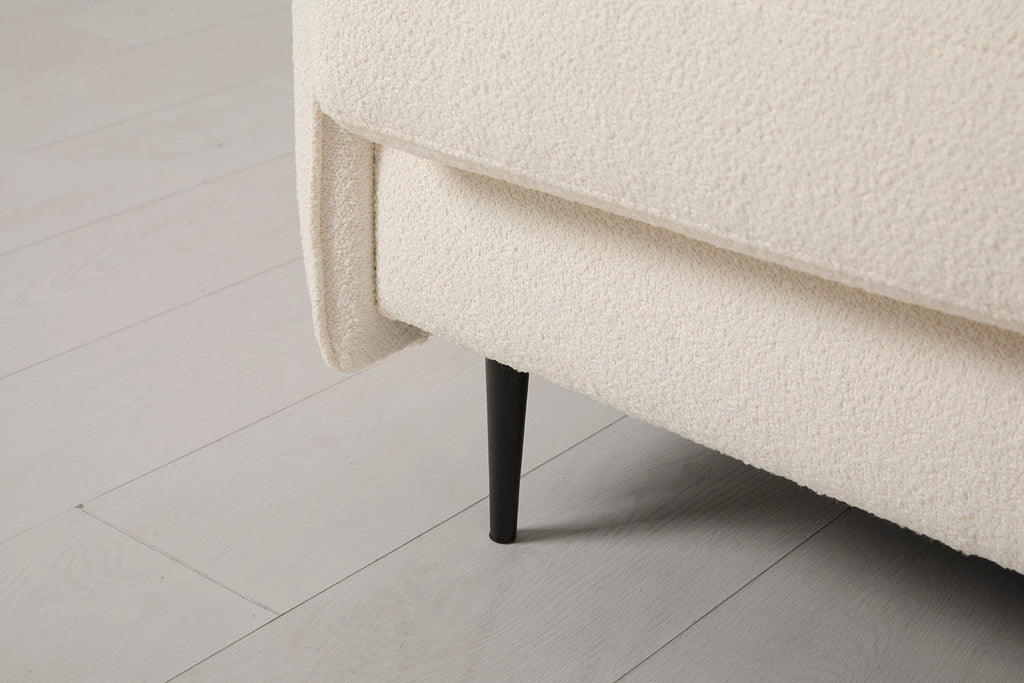 Modell 19 Zweisitzer-Sofa mit Ottomane, Elfenbein