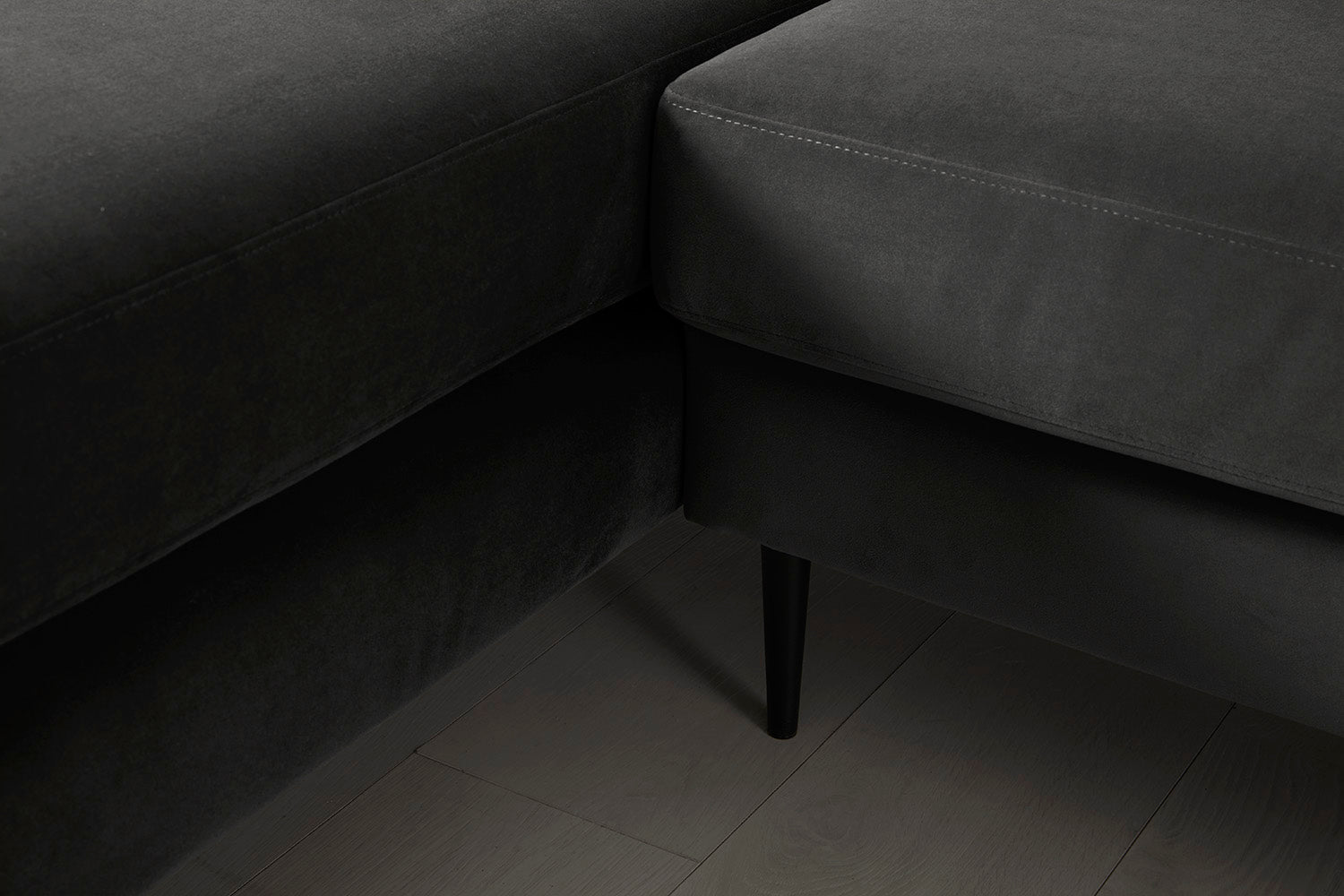 Modell 19 3-Sitzer Sofa mit rechter Chaiselongue, Anthrazit