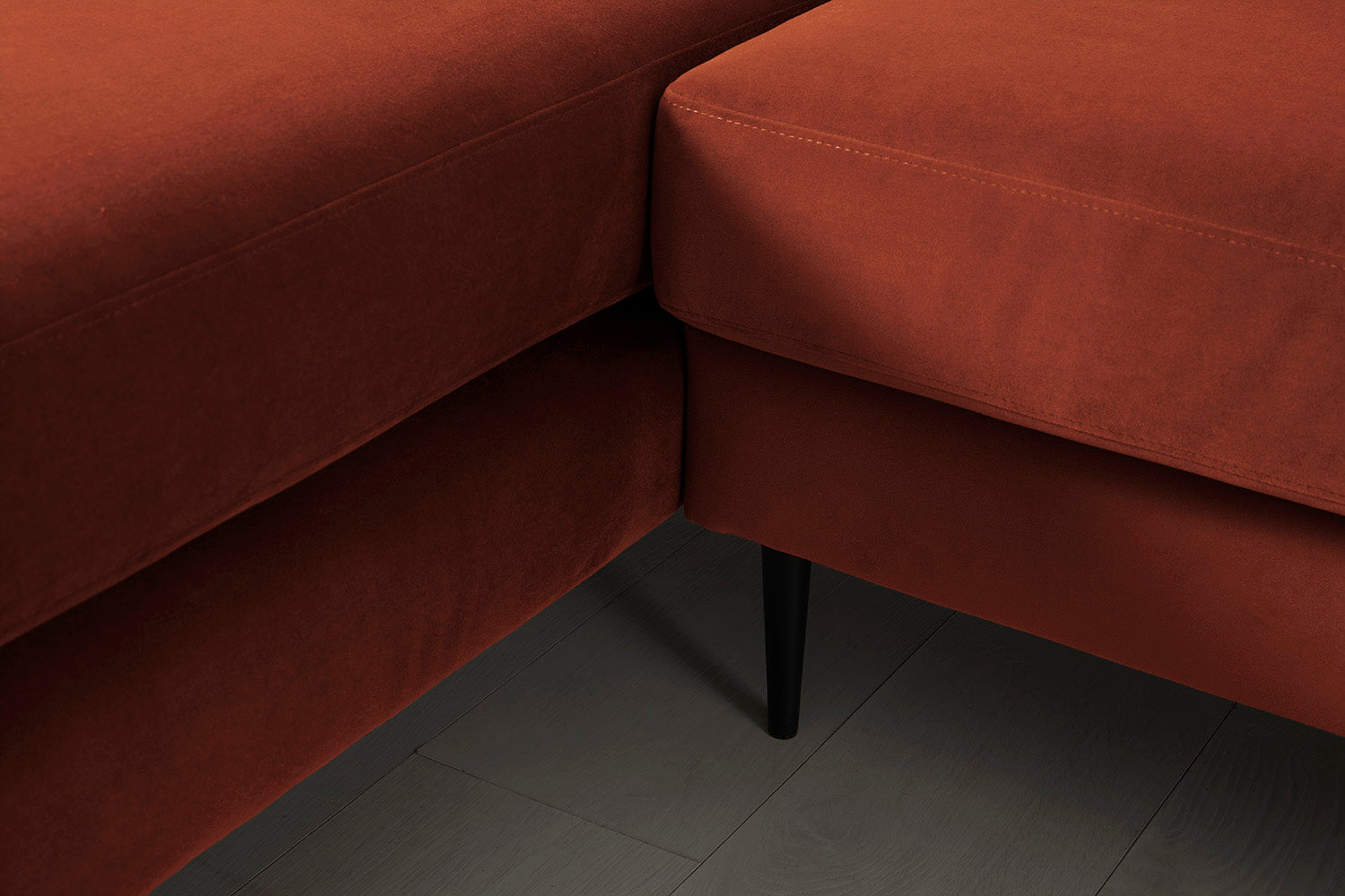 Modell 19 3-Sitzer Sofa mit linker Chaiselongue, Ziegelrot