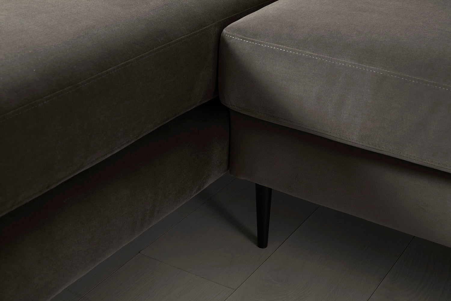 Modell 19 3-Sitzer Sofa mit rechter Récamiere, Elephant